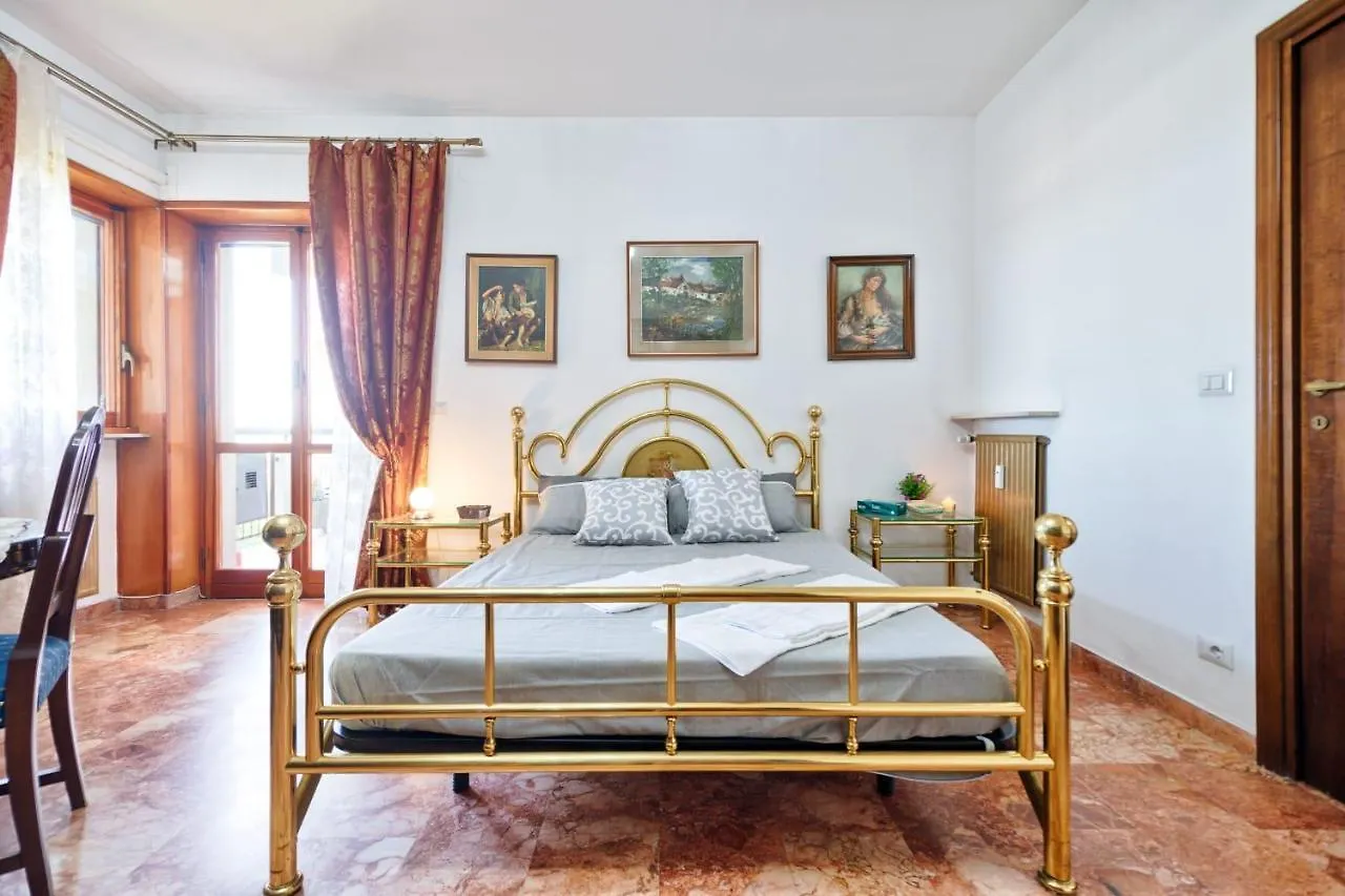 Apt Venice City Маргера 0*,  Италия