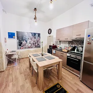 https://il-mondo.catania-hotels.net